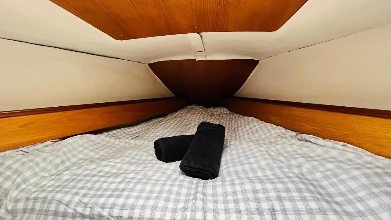 Cozy Sailing Boat Barcelona Hotel Sant Adria de Besos